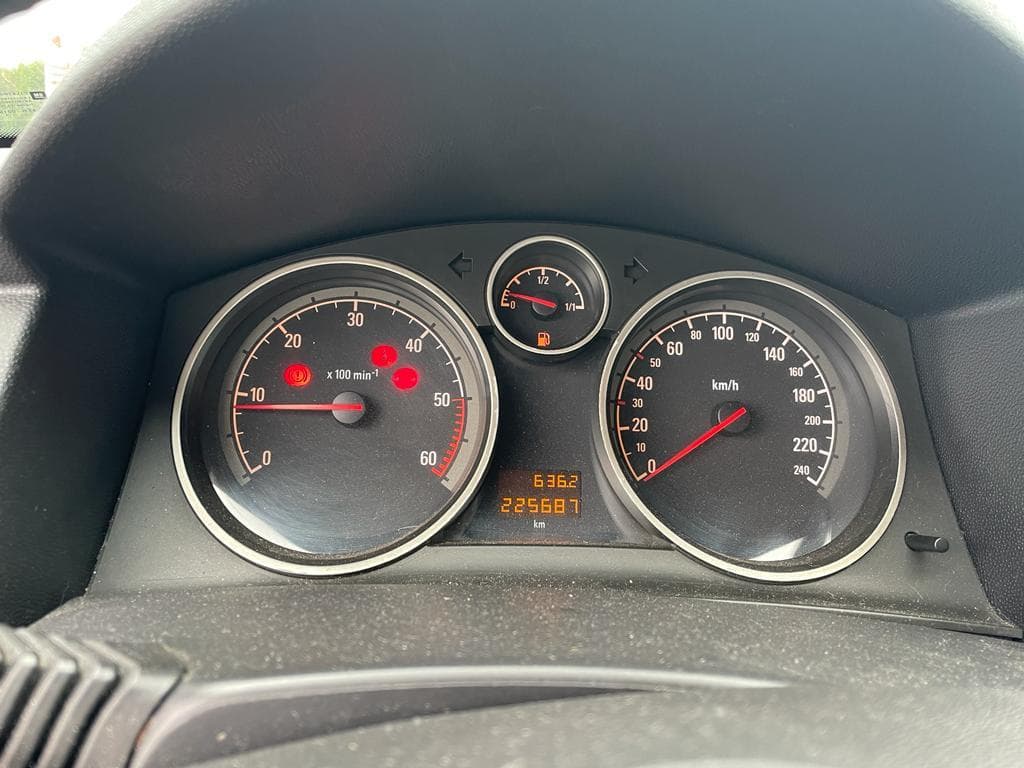 Opel Astra SW · Ano 2004 — image 19