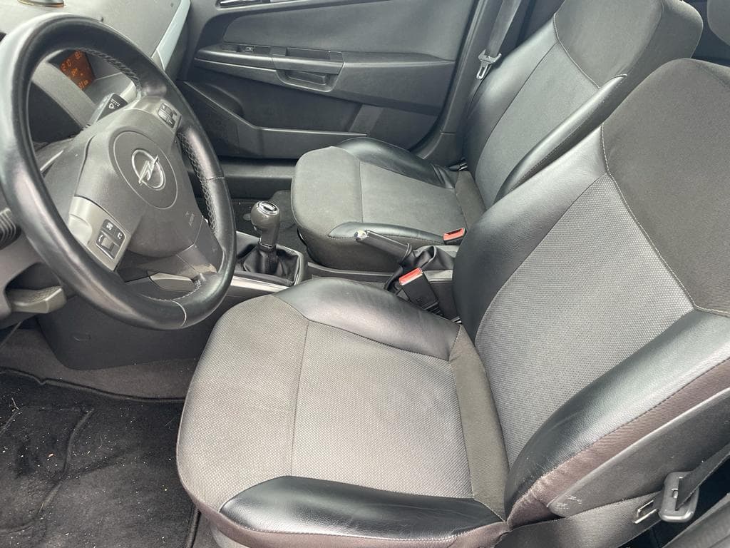 Opel Astra SW · Ano 2004 — image 15
