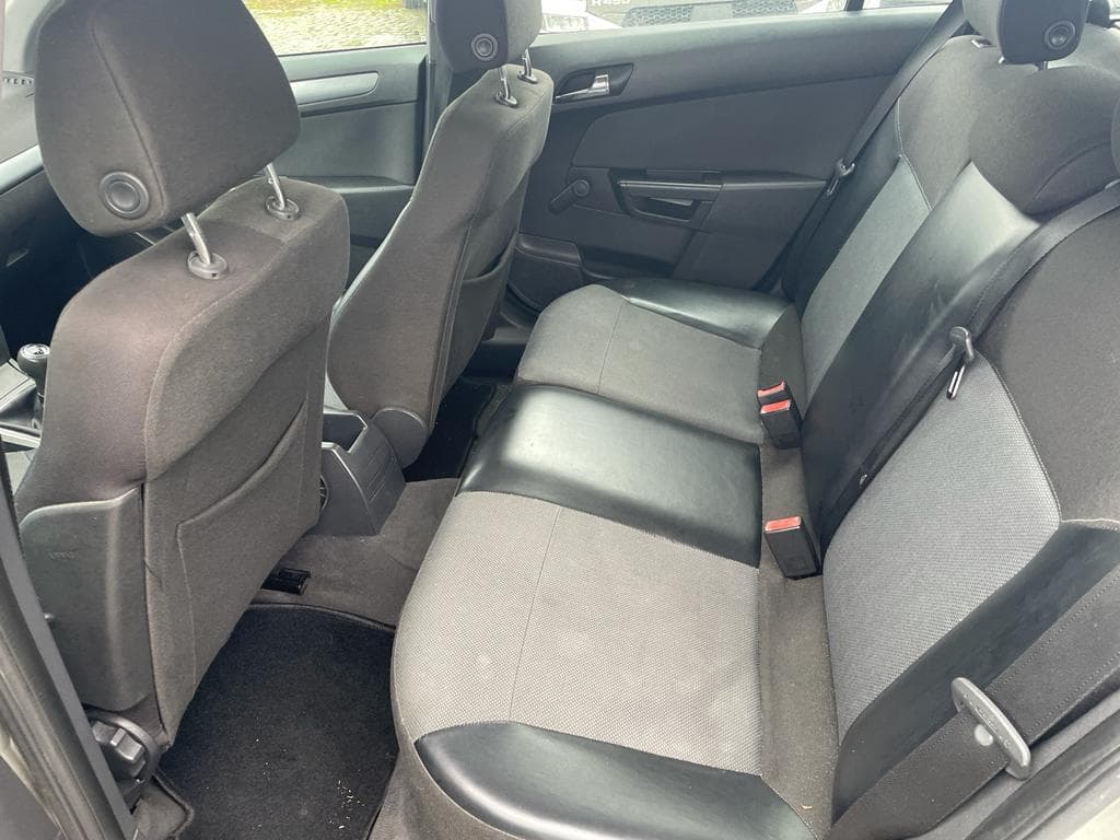 Opel Astra SW · Ano 2004 — image 24