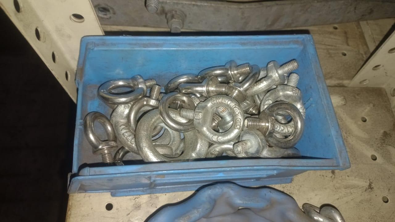 Armaduras de Candeeiros + Armaduras de Candeeiros + Armaduras de Candeeiros + Armaduras de Candeeiros + Perfís Metálicos L + Perfís Metálicos U + Diversos + Fichas + Bichas Pl2 plásticas + Transformadores de Corrente + Alicates grandes + Kit de Junção para Cabos + Fichas + Anilhas + Válvulas de encaixe + Cotovelos machos plasticos + CleanFit + Válvulas de Conexão + Niples + SuperLok + Grampos de Massa + Superlok fittings + HendiFit + Abraçadeiras Plásticas + HandiFit + Terminal de cabos CCG Iplus + Cabo de Rede + Circuit Breaker + Fitas inoxidáveis + Lâmpadas Florescentes Philips + Diversos + Glândulas de Compressão + Placas de montagem + Perfís Metálicos em L, parafucos e porcas + Cabo de rede + Arame Galvanizado + Peças metálicas + Parafusos com porcas em T + Buchas de Redução + Tubo Flexível + Cabo Eléctrico + Cabo Flexível + Armadura para Lampadas + Barras de junção + Diversos + Diversos parafusos com molas. + Armaduras Para Candeeiros + Rede para sombra + Cabo de Rede + Cabos de proteçao contra corrosão + Glandulas de Compressão + Glandulas de Compressão + Glandulas de Compressão + Glandulas de Compressão + Glandulas de Compressão + Glandulas de Compressão + Perfís metálicos + Glandulas de Compressão + Olofote + Diversos + Diversos + Diversos + Diversos + Rolos de cabos + Armaduras para Candeeiros + Porcas 10" + Glandulas de Compressão + Tampas de Condução + Diversos + Suporte de Condensador + Hanger Conp + Fichas + Programadores Siemens + Terminais + Cabo de Rede + Diversos + Diversos + Diversos + Corrente + Parafusos + Diversos + Glandulas de Compressão + Diversos + Glandulas de Compressão + Glandulas de Compressão + Grampos + Suportes Metálicos + Suportes metálicos + Diverso + Glandulas de Compressão + Olofotes + Armaduras para Lâmpadas + Rolos de Corrente + Diversos + Porcas + Olofotes + Diversos + Transmissor de Pressão + Peventores de Incêndio + Diversos + Diversos + Cabo Eléctrico + Diversos + Diversos + Digitor + Diversos + Connection + Diversos + Diversos + Censor + ROTHERBERGER 50-127mm 2"-5" OD + Diverso + Roda de medição + Contentor de 40P · — imagen 93