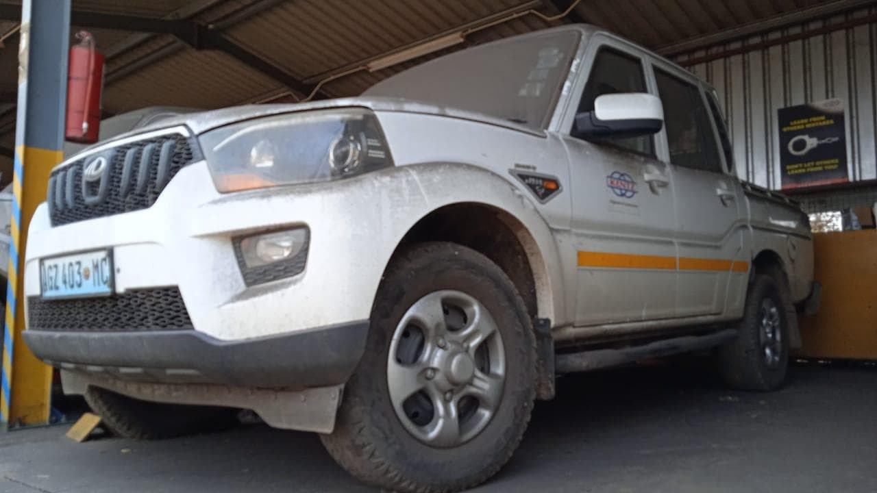 MAHINDRA SCORPIO ·