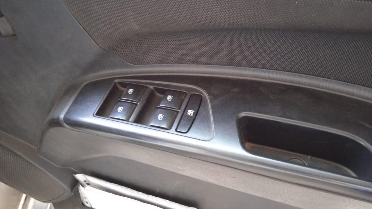 MAHINDRA SCORPIO · — imagem 3