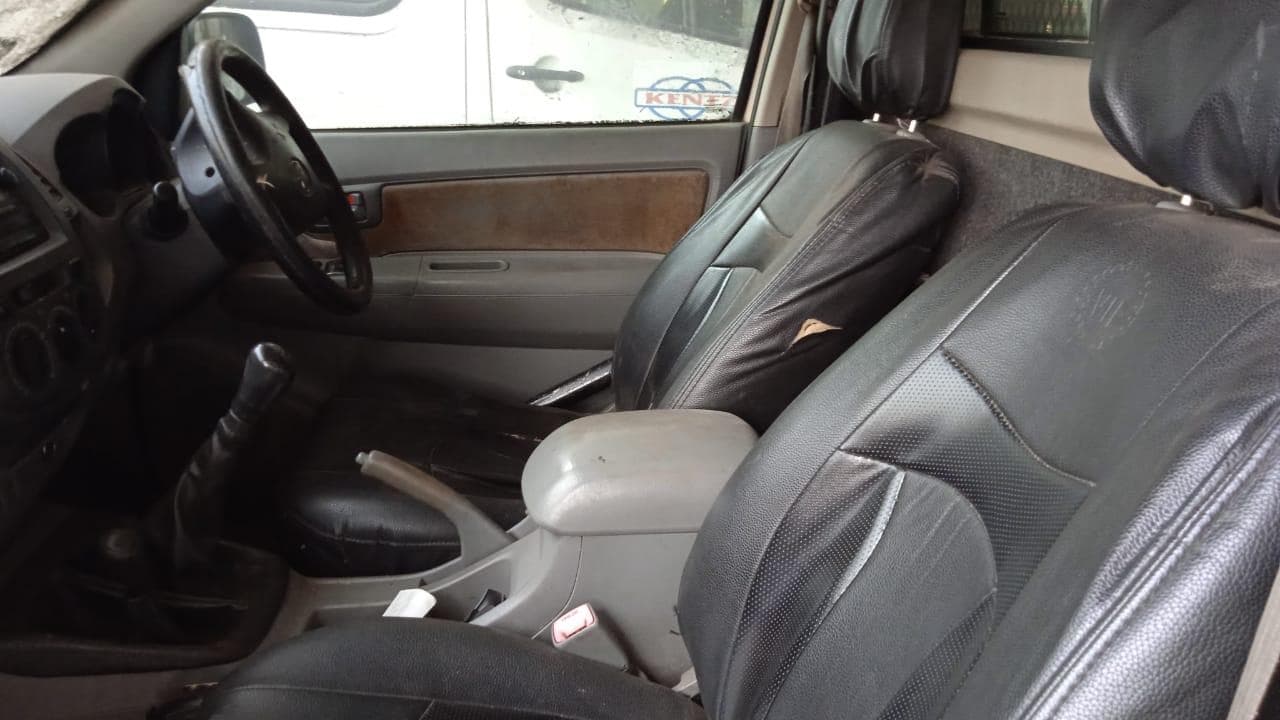 TOYOTA HILUX · — imagem 4