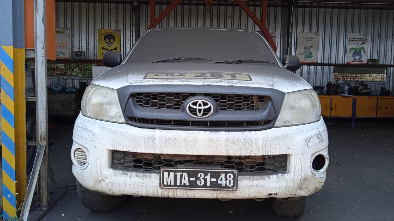 TOYOTA HILUX · — imagem 5