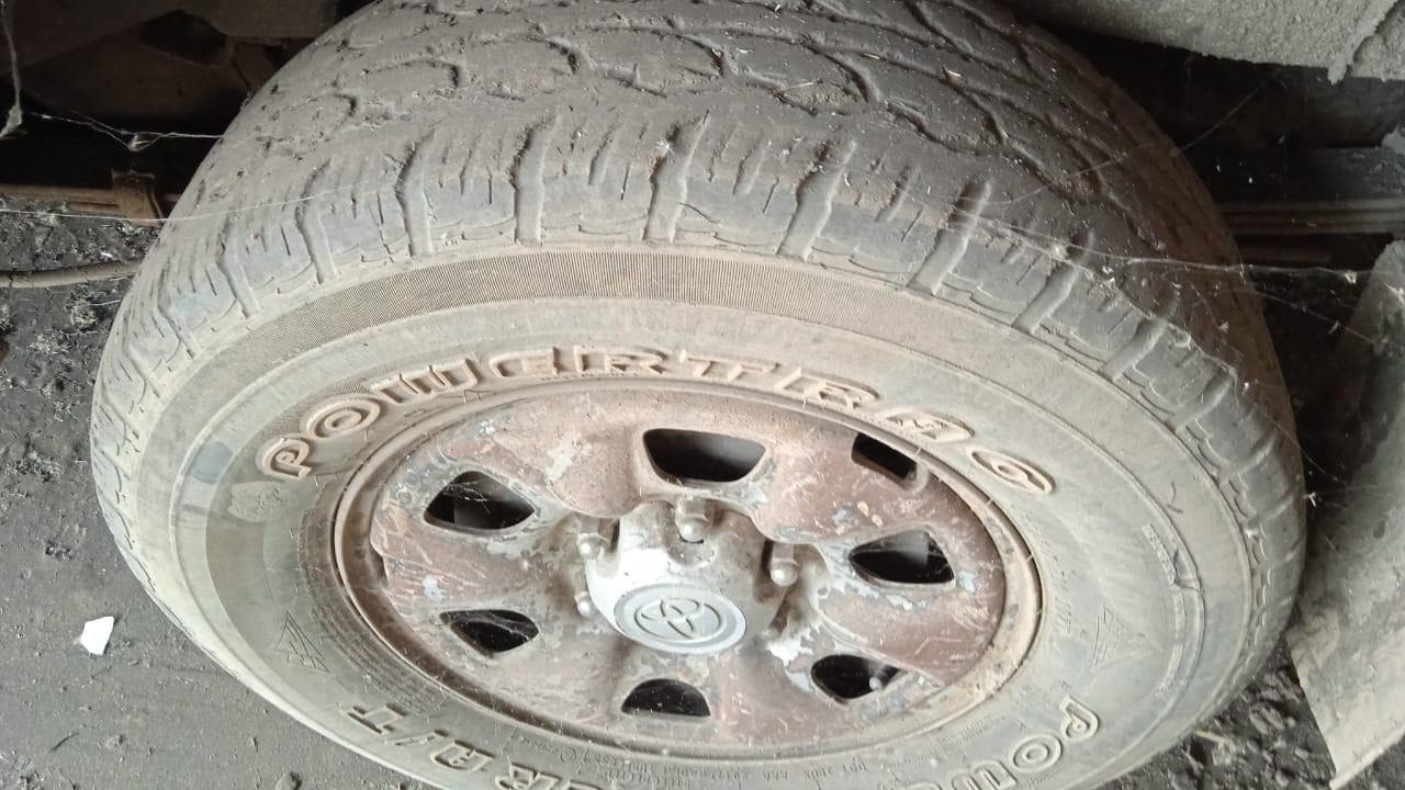 TOYOTA HILUX · — imagem 7