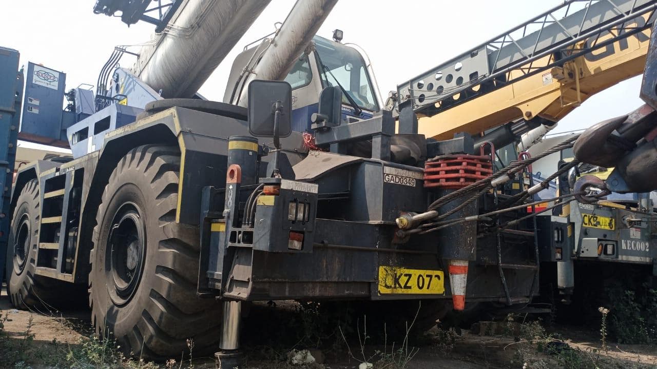 TADANO GR-1000XL · — imagem 2