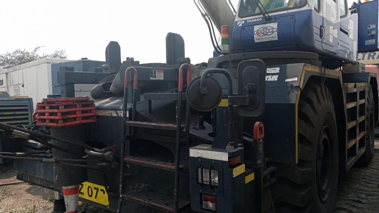 TADANO GR-1000XL · — imagem 17