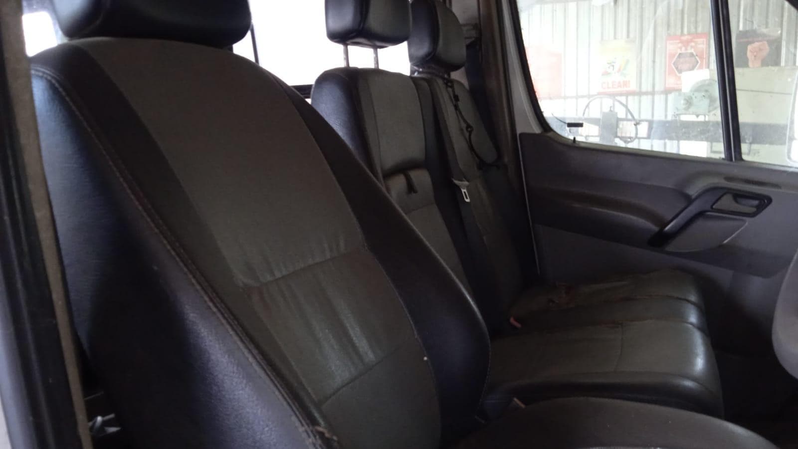 VOLKSWAGEN CRAFTER · — imagen 2