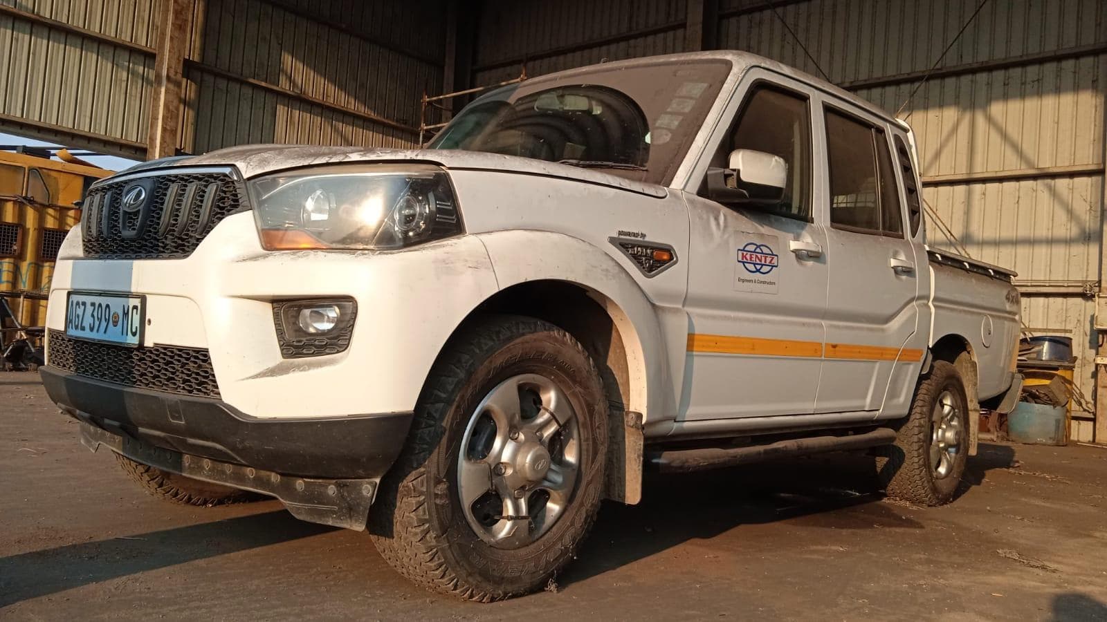 MAHINDRA SCORPIO ·