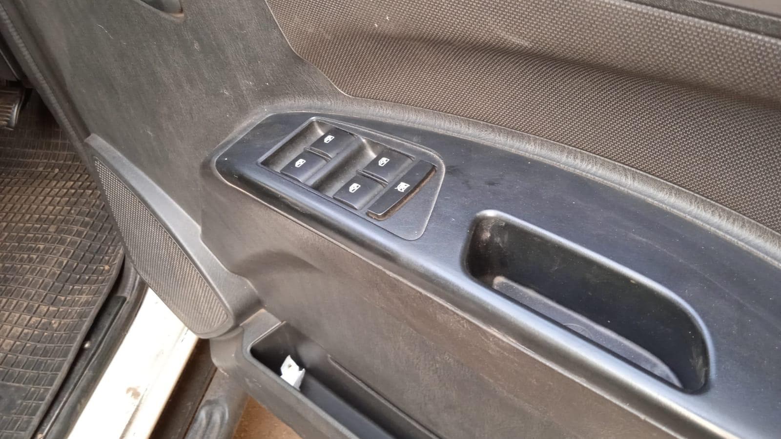 MAHINDRA SCORPIO · — imagem 4