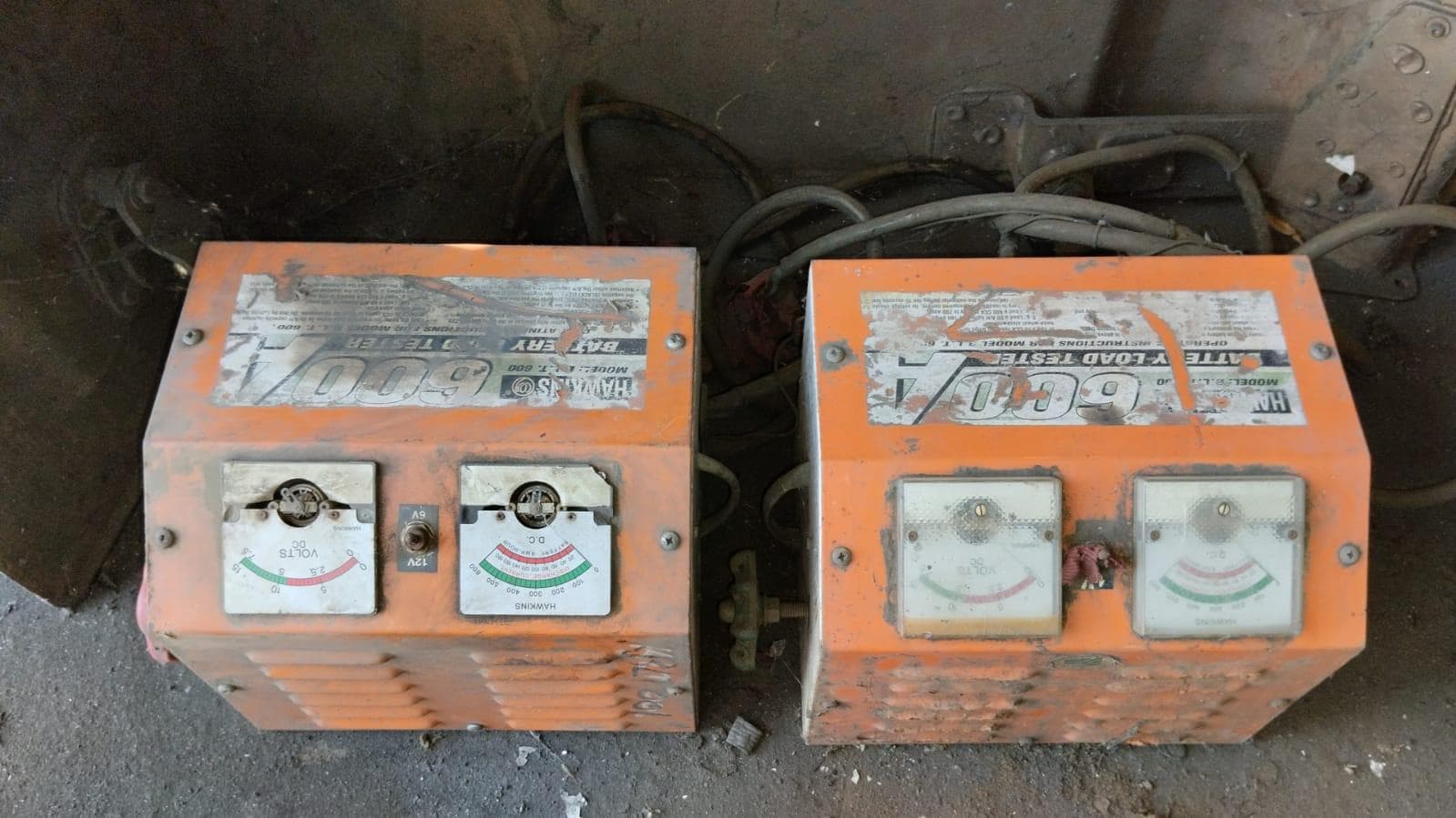 Máquinas teste da carga + Radiadores + Motor + Caixa de velocidade + Veios de transmissão, + Diversos + Contentor de 40P ·