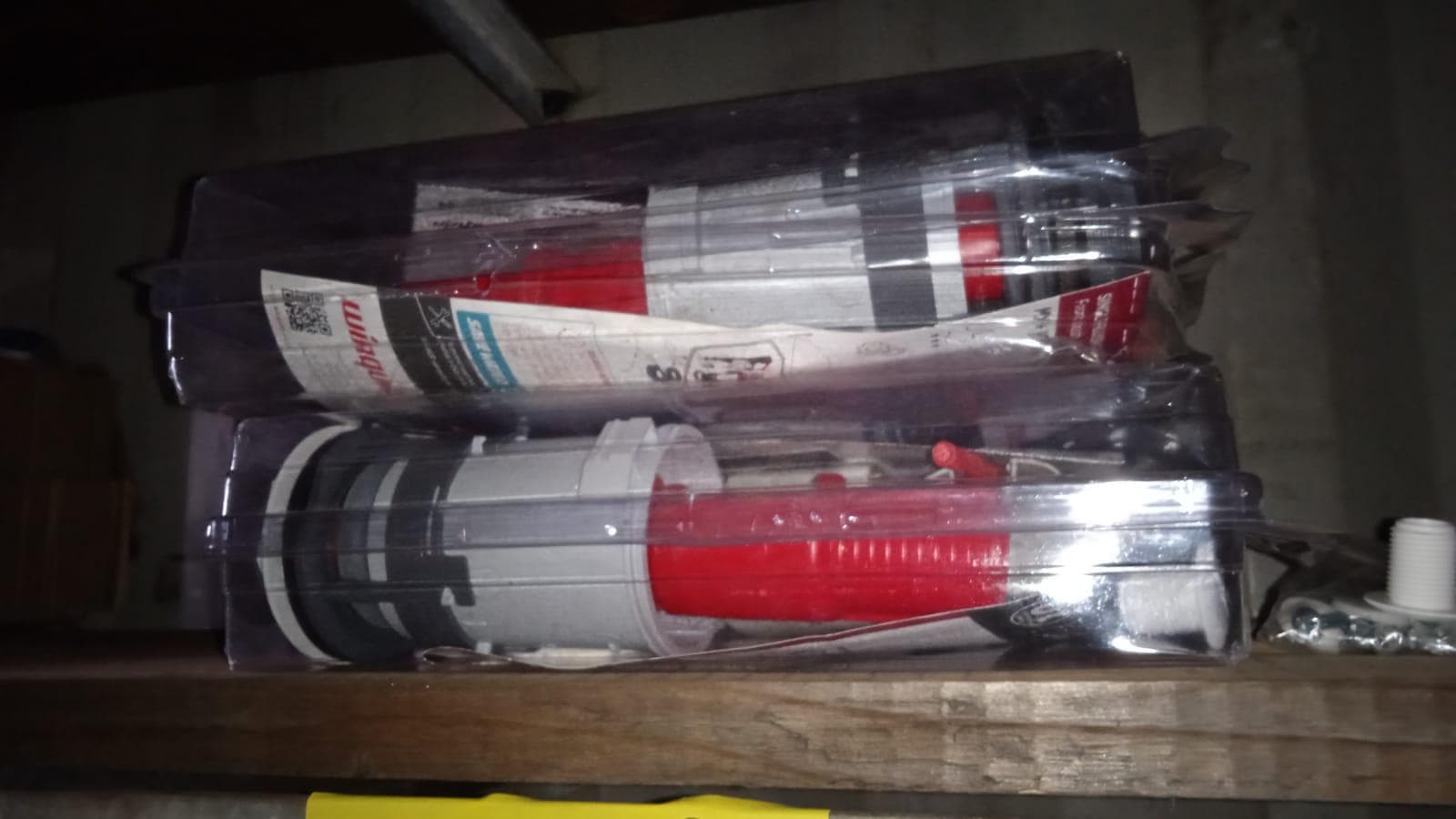 Diversos + Diversos + Gerador + Diversos + Diversos + Diversos + Diversos + Diversos + Máquina de lichar + Cimento cola + Contentor de 40P · — imagem 16