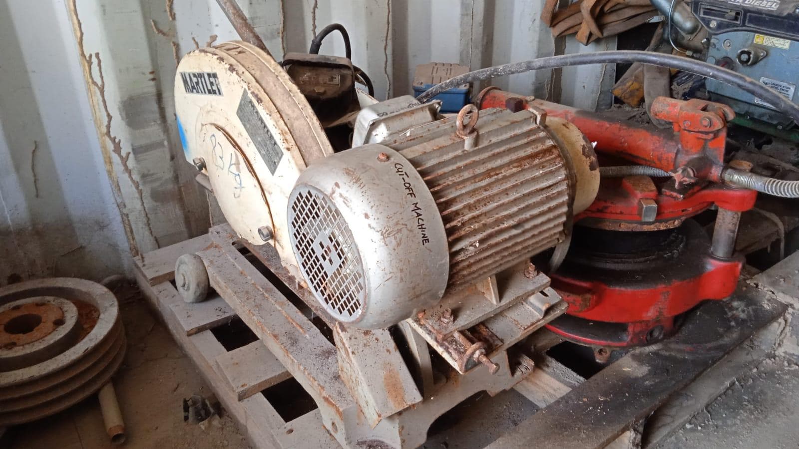 Máquina para fazer rosca + Diversos + Bomba de água + Motores + Diversos + Diversos + Bombas de água + Diversos + Diversos + Compressor de ar + Compressor de ar + Compactadora Turner Morris + Compressor de ar + Compressor Oceanos + Contentor de 40P · — image 2