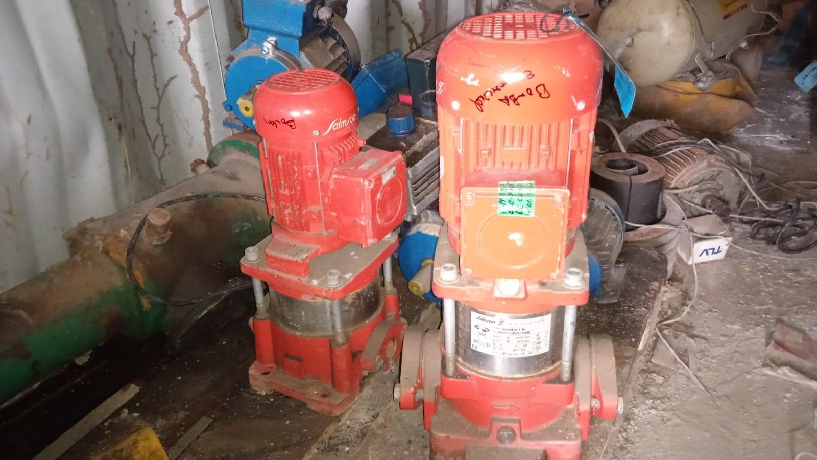 Máquina para fazer rosca + Diversos + Bomba de água + Motores + Diversos + Diversos + Bombas de água + Diversos + Diversos + Compressor de ar + Compressor de ar + Compactadora Turner Morris + Compressor de ar + Compressor Oceanos + Contentor de 40P · — image 4