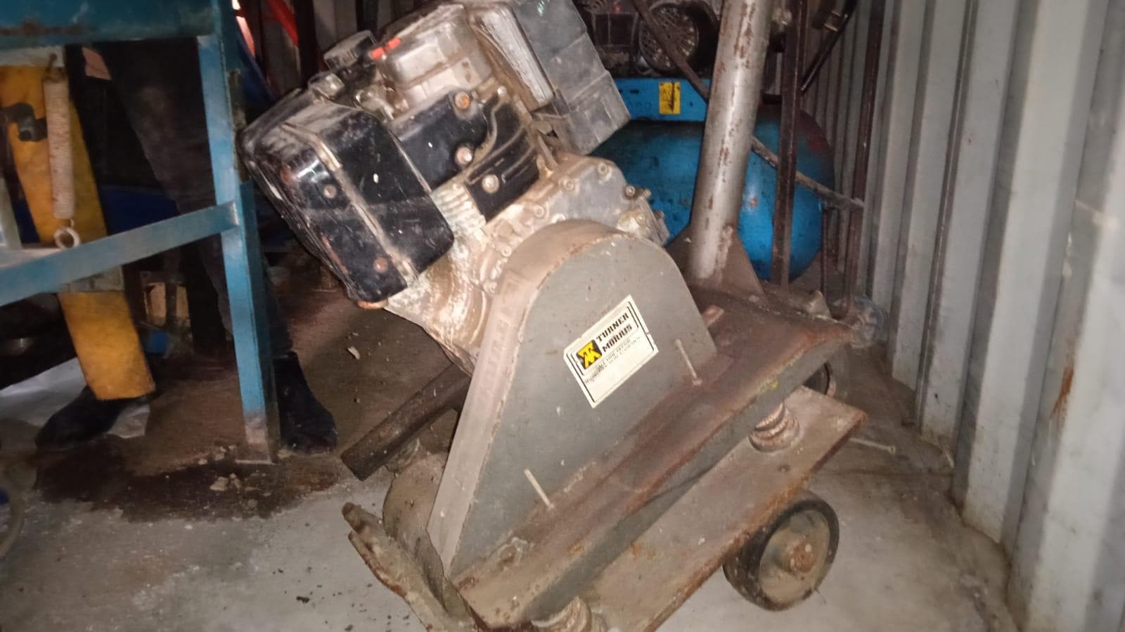 Máquina para fazer rosca + Diversos + Bomba de água + Motores + Diversos + Diversos + Bombas de água + Diversos + Diversos + Compressor de ar + Compressor de ar + Compactadora Turner Morris + Compressor de ar + Compressor Oceanos + Contentor de 40P · — image 41