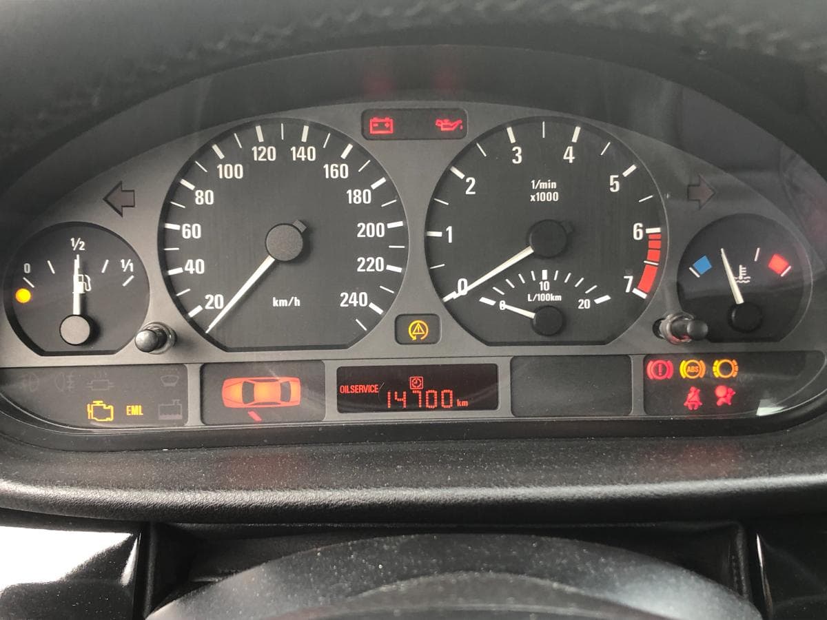 BMW · Ano 2002 — imagem 22