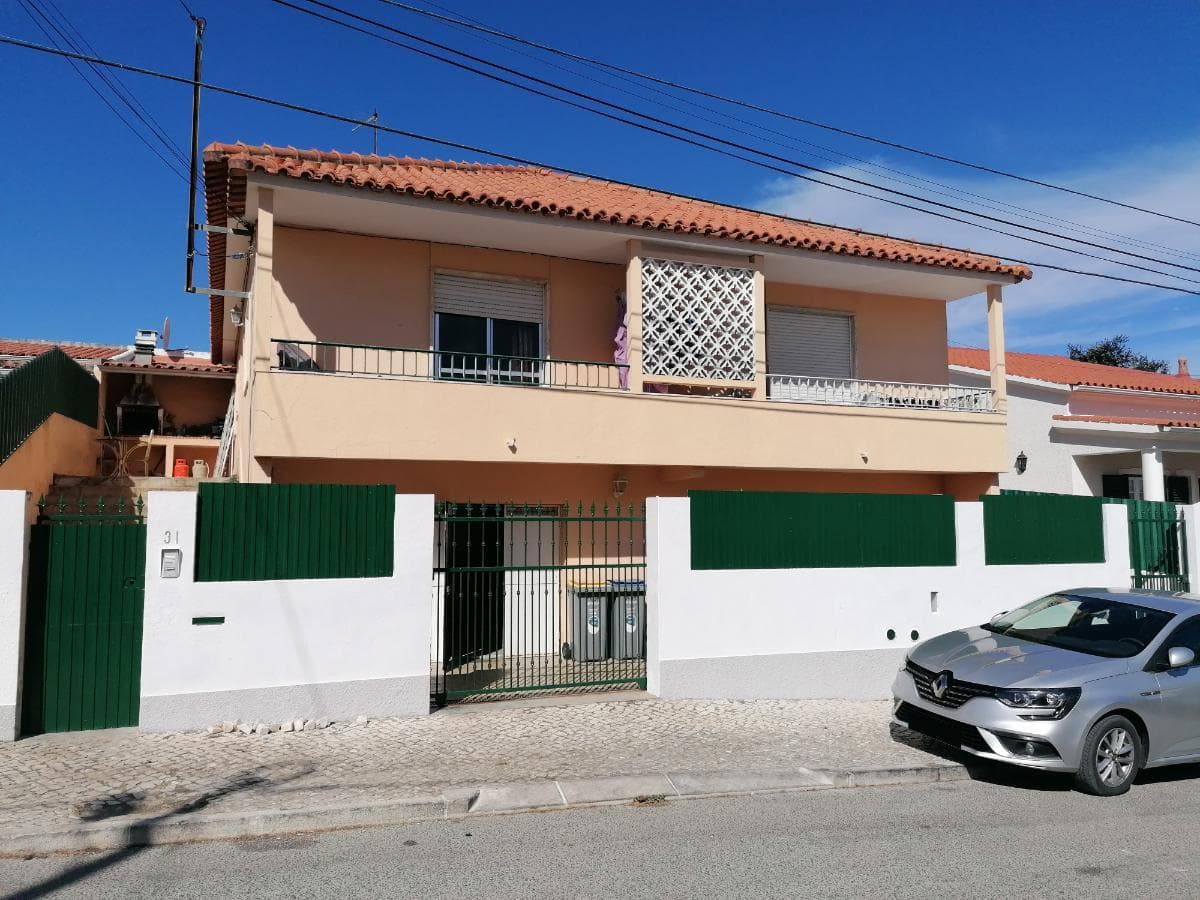 Moradia V3 c/ 2 Lugares de Garagem · Charneca da Caparica, Almada — imagen 1