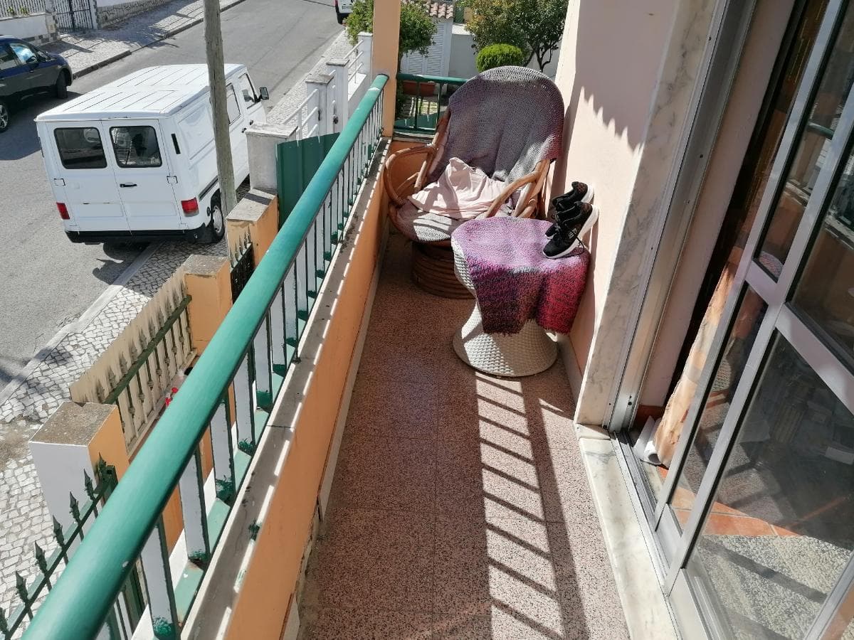 Moradia V3 c/ 2 Lugares de Garagem · Charneca da Caparica, Almada — imagen 3