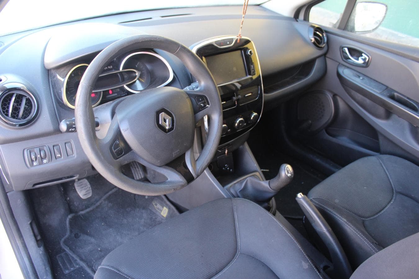 Renault Clio 1.5 DCI · Año 2014 — imagen 17