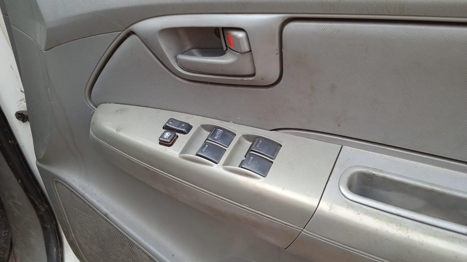 TOYOTA HILUX · — imagem 2