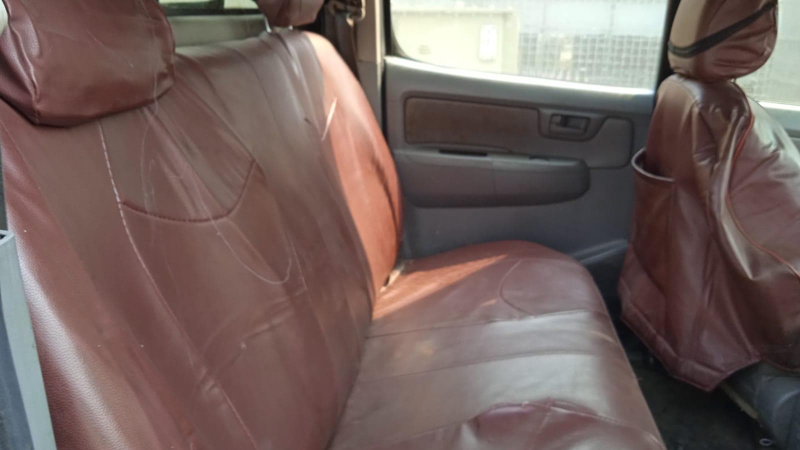 TOYOTA HILUX · — imagem 7