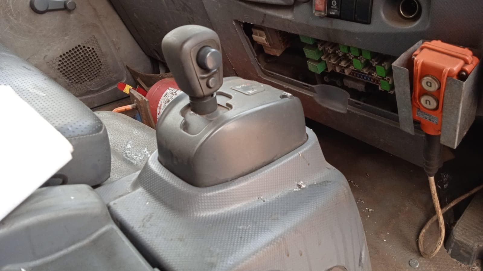 Isuzu NPR300 · — imagen 7