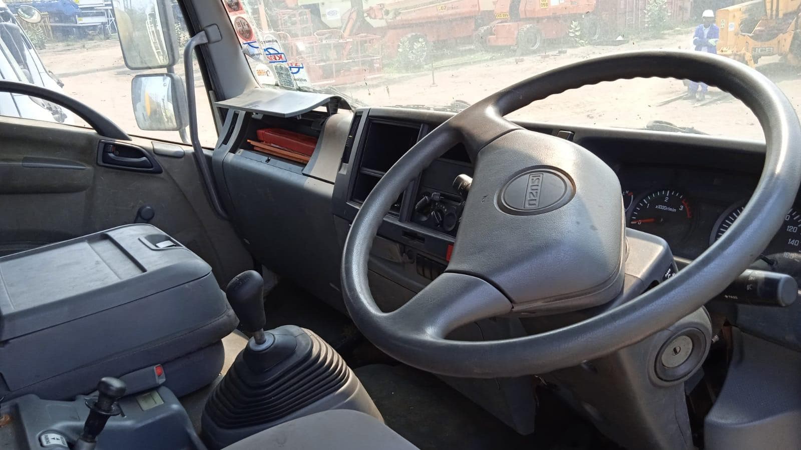 Isuzu F-Senes · — image 18
