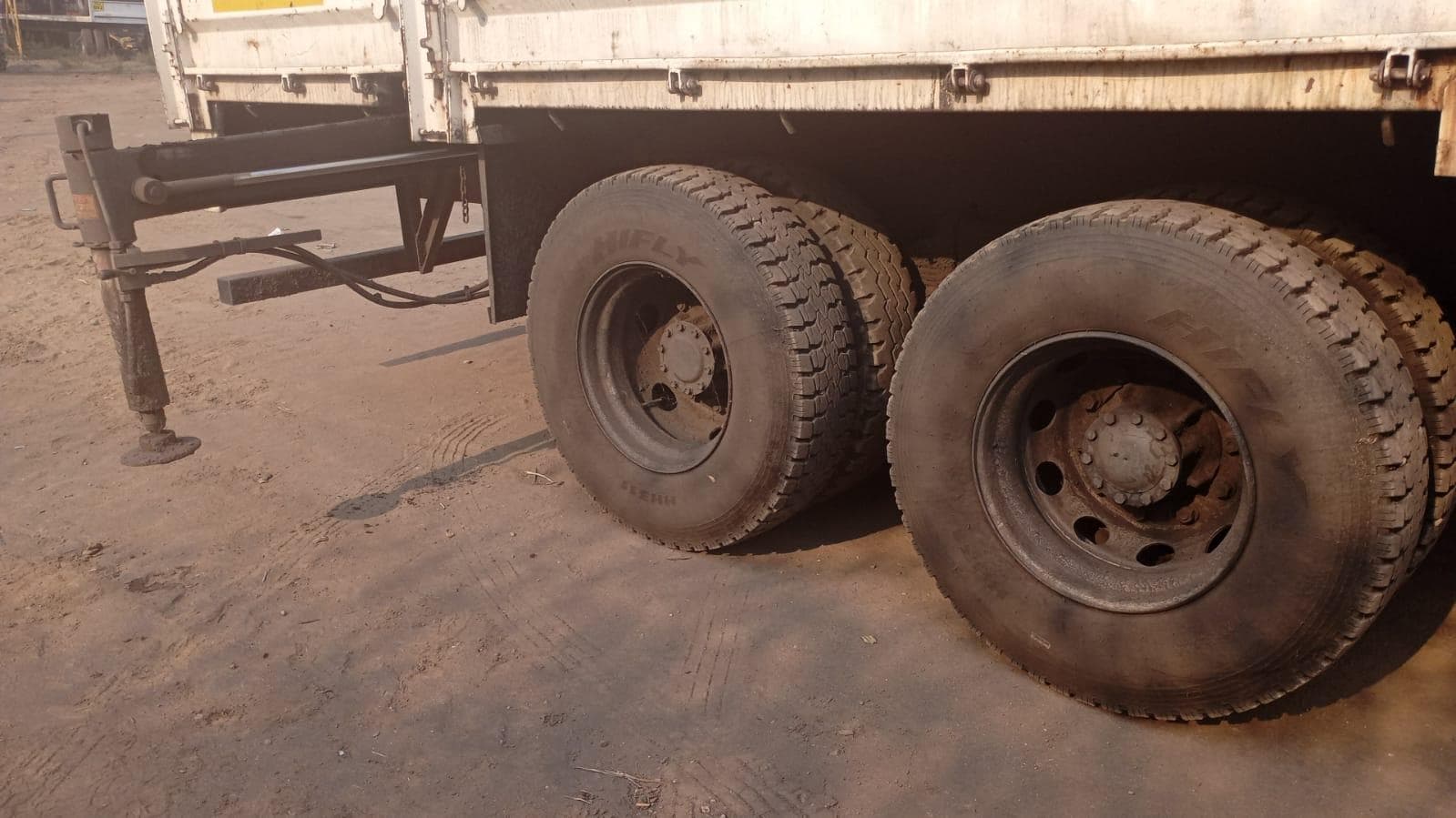 Isuzu F-Senes · — imagem 10