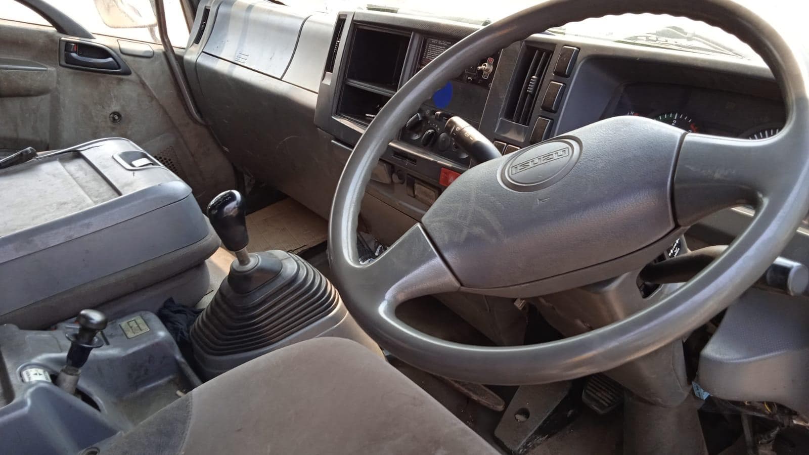 Isuzu F-Senes · — imagem 18