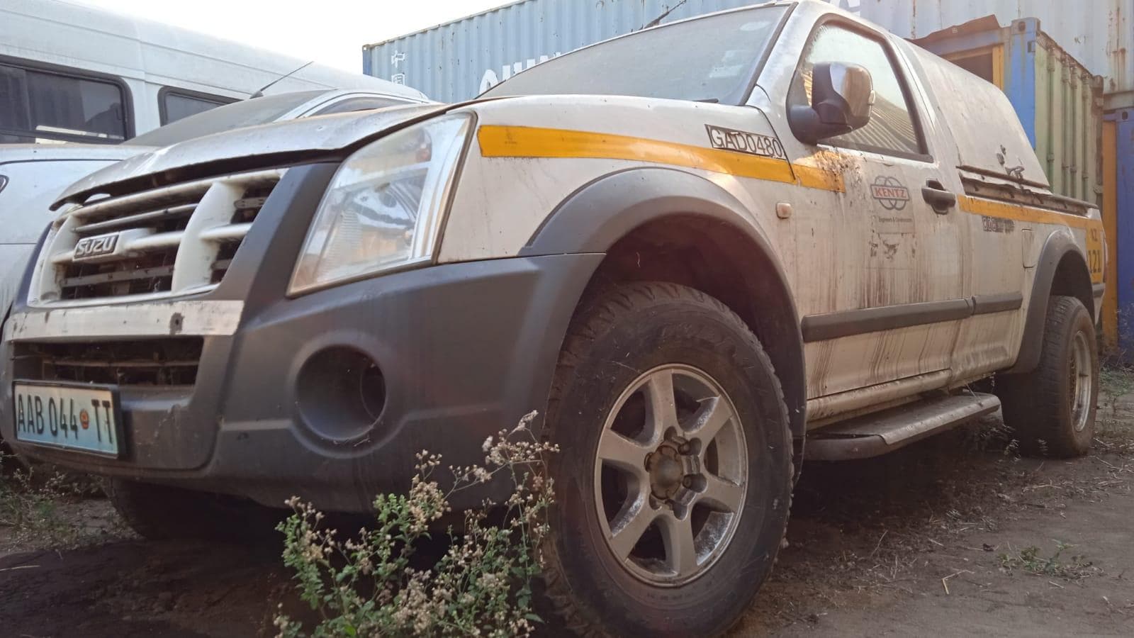 ISUZU KB300LE ·