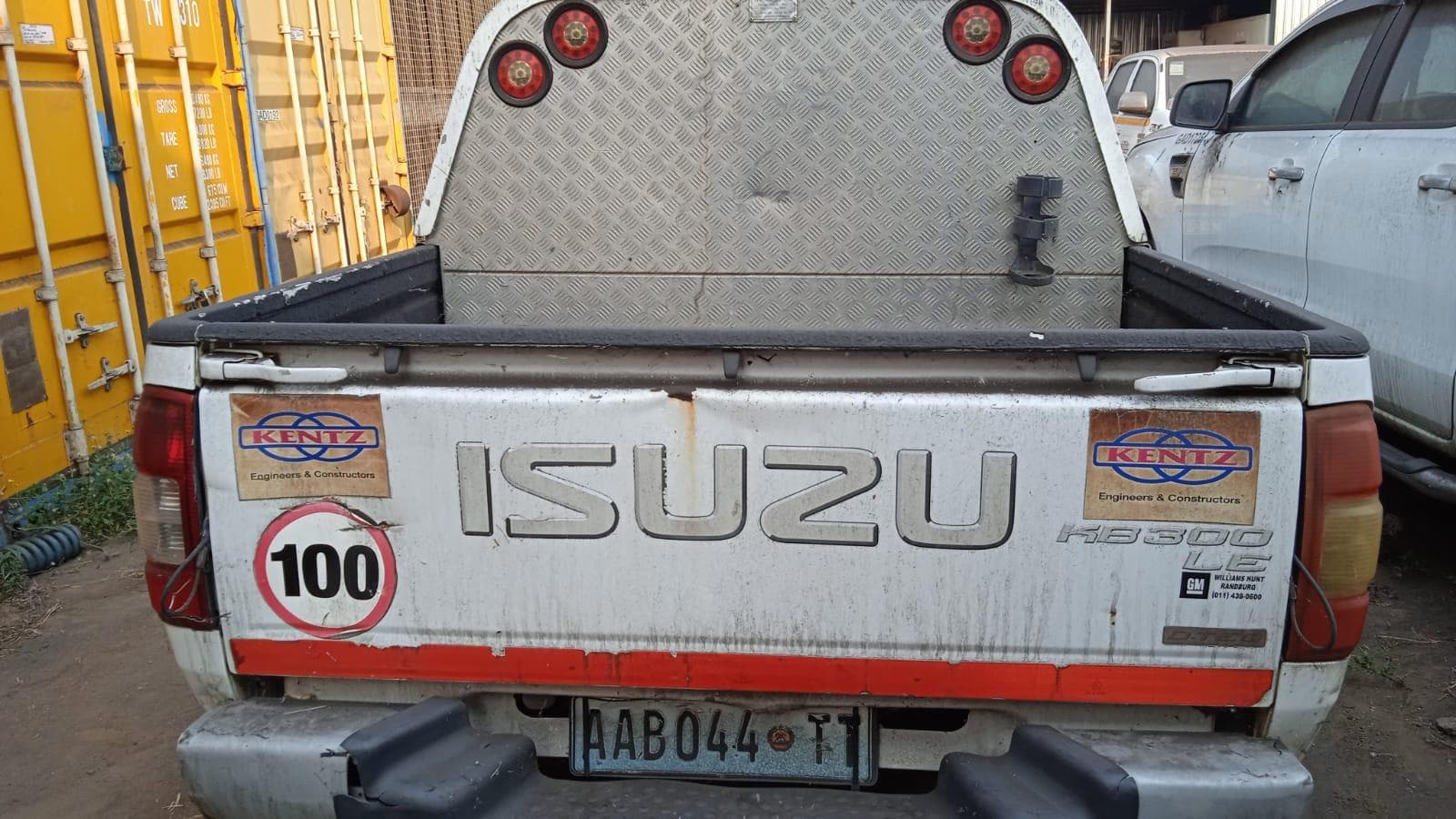 ISUZU KB300LE · — imagem 5