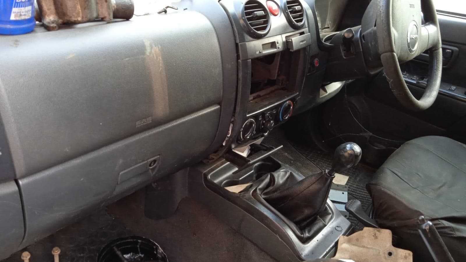 ISUZU KB300LE · — imagem 7