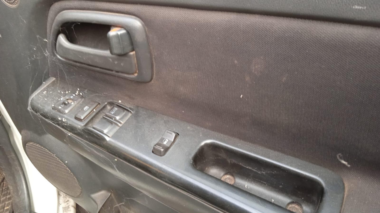 ISUZU KB300LE · — imagem 10