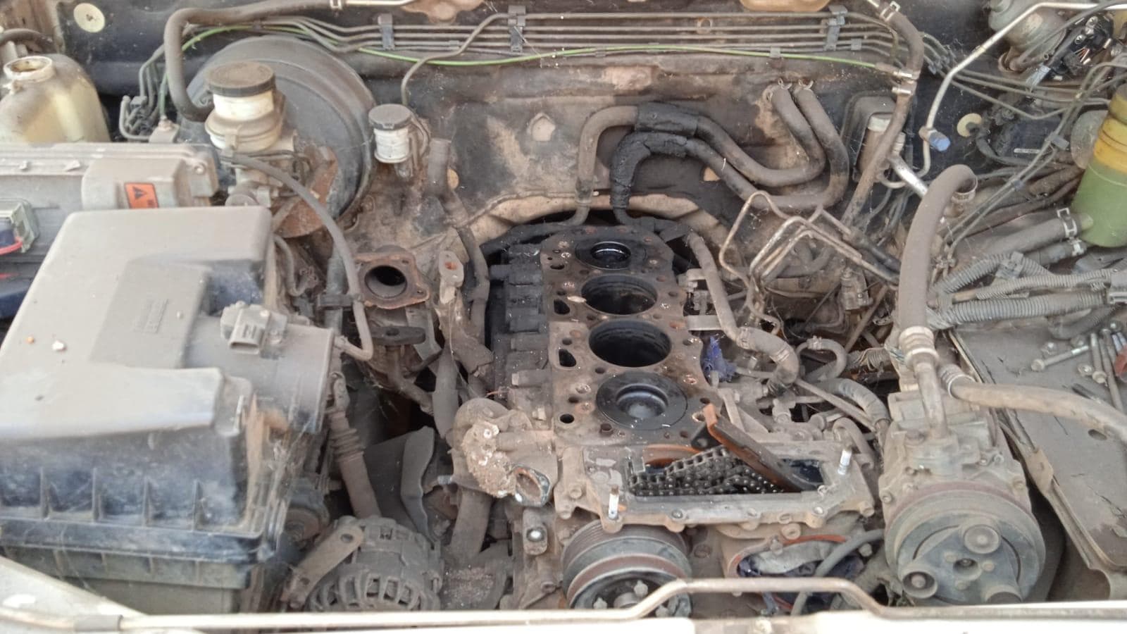 ISUZU KB300LE · — imagem 11