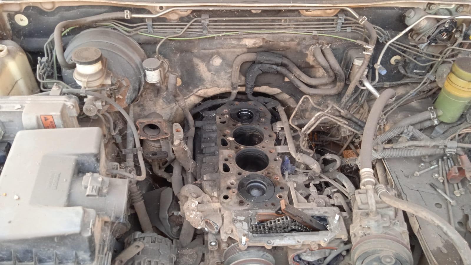 ISUZU KB300LE · — imagem 13