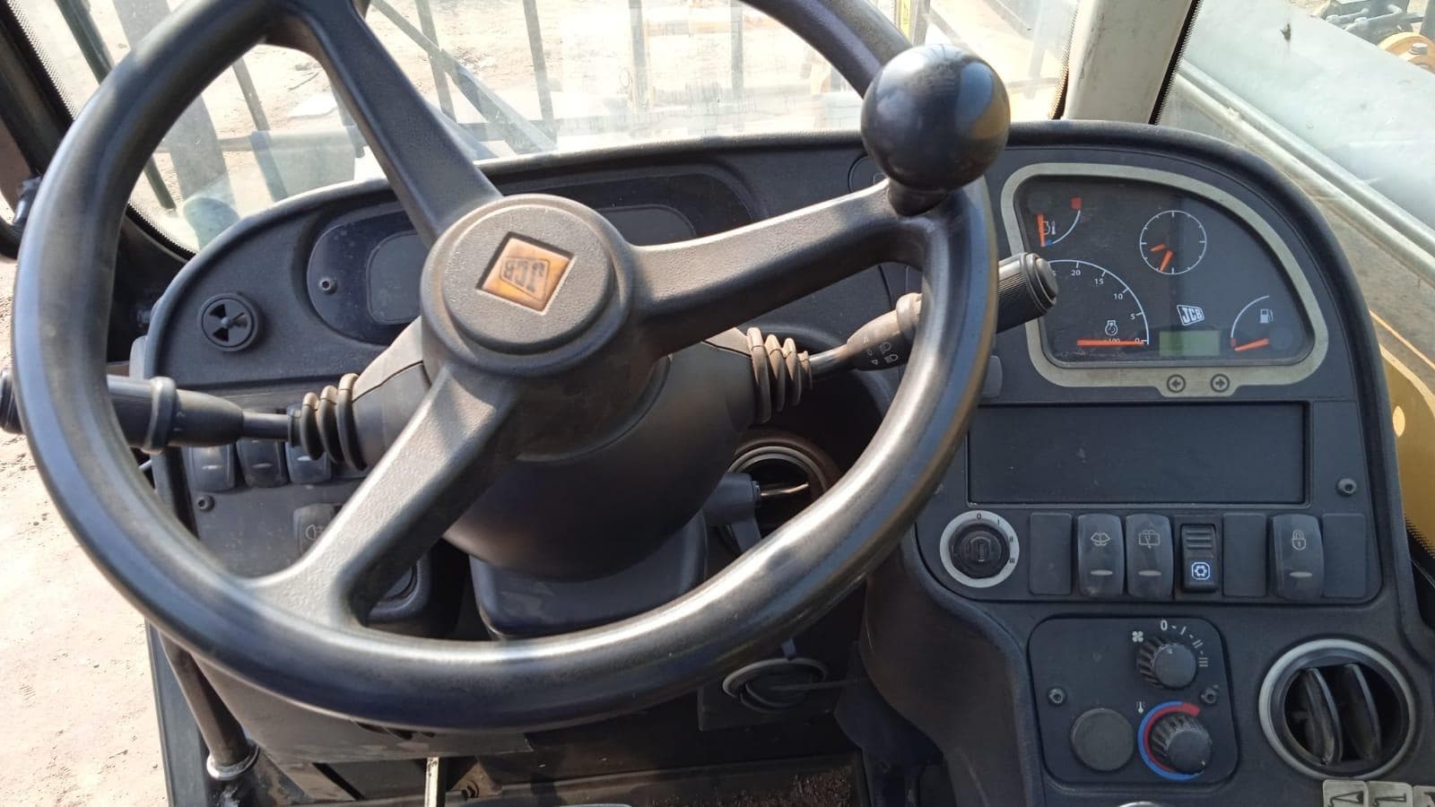 JCB 535-140 · — imagen 4