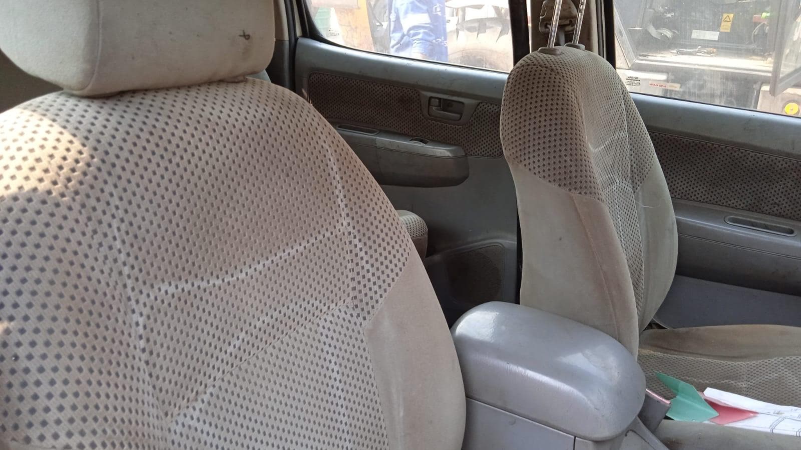 TOYOTA HILUX · — imagen 4