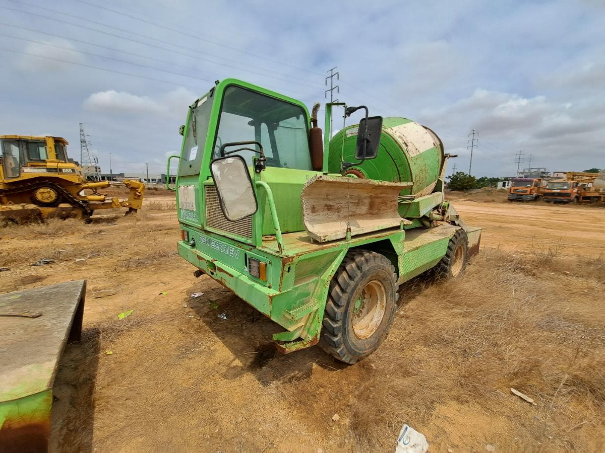 Autobetoneira Merlo DBM 2500 EV