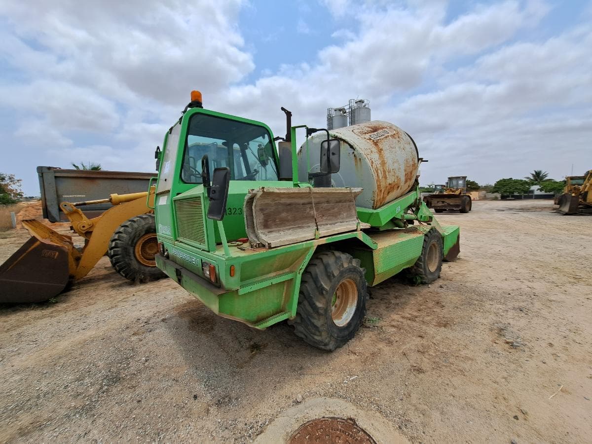 Autobetoneira Merlo DBM 3500EV — imagen 1