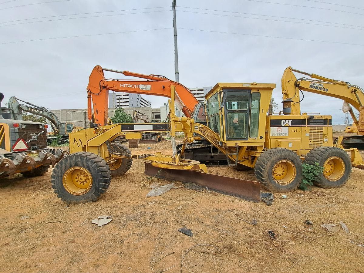 Motoniveladora CATERPILLAR — imagen 1