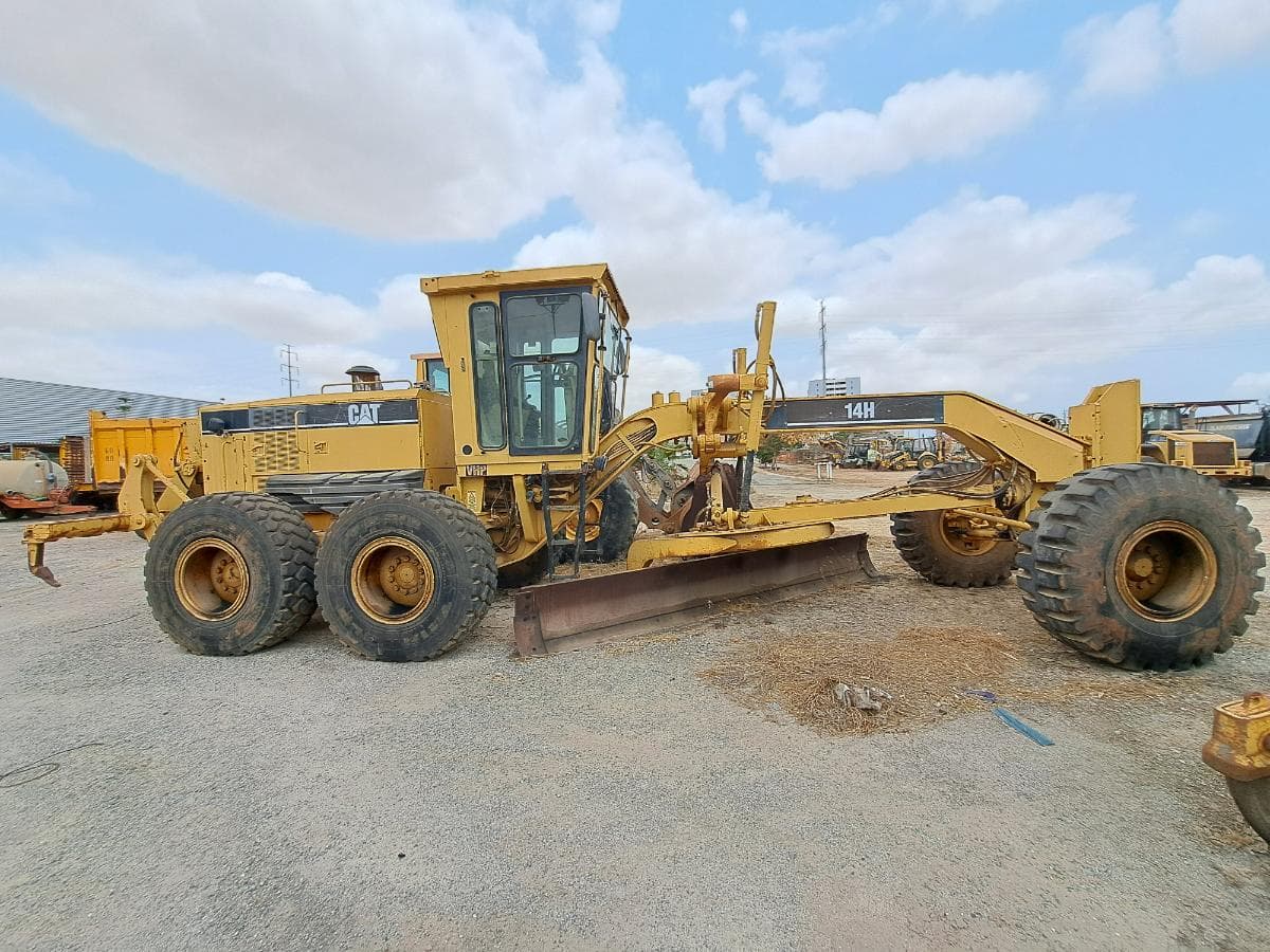 Motoniveladora CATERPILLAR — imagen 1