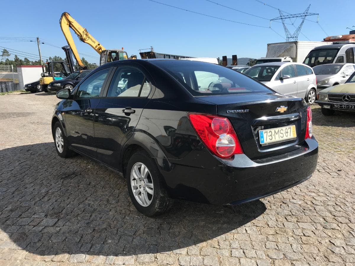 Chevrolet Aveo Sedan 1.2 · Ano 2012 — imagen 6