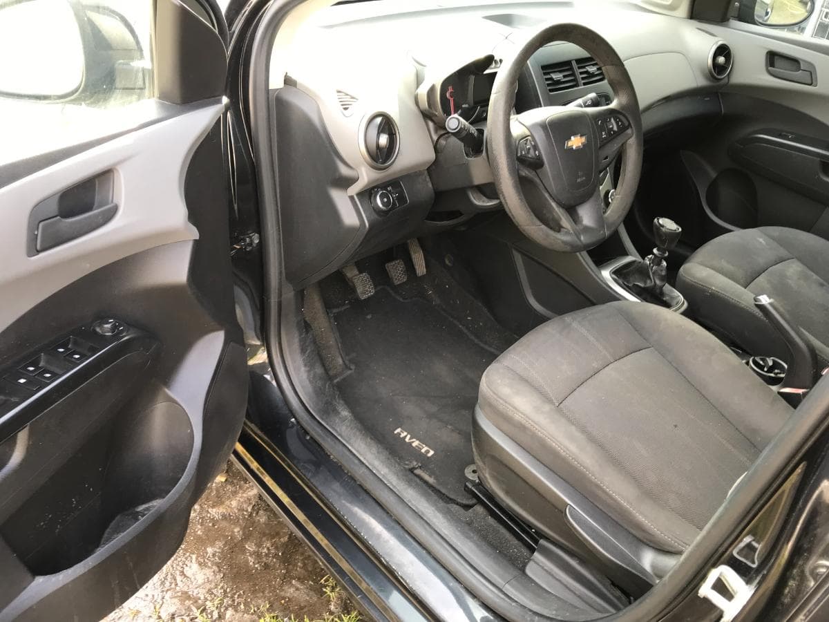 Chevrolet Aveo Sedan 1.2 · Ano 2012 — imagen 20