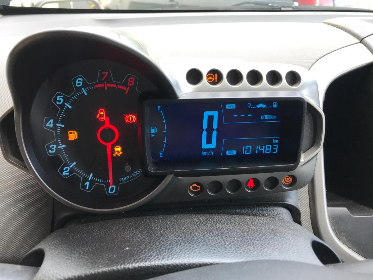 Chevrolet Aveo Sedan 1.2 · Ano 2012 — imagen 21
