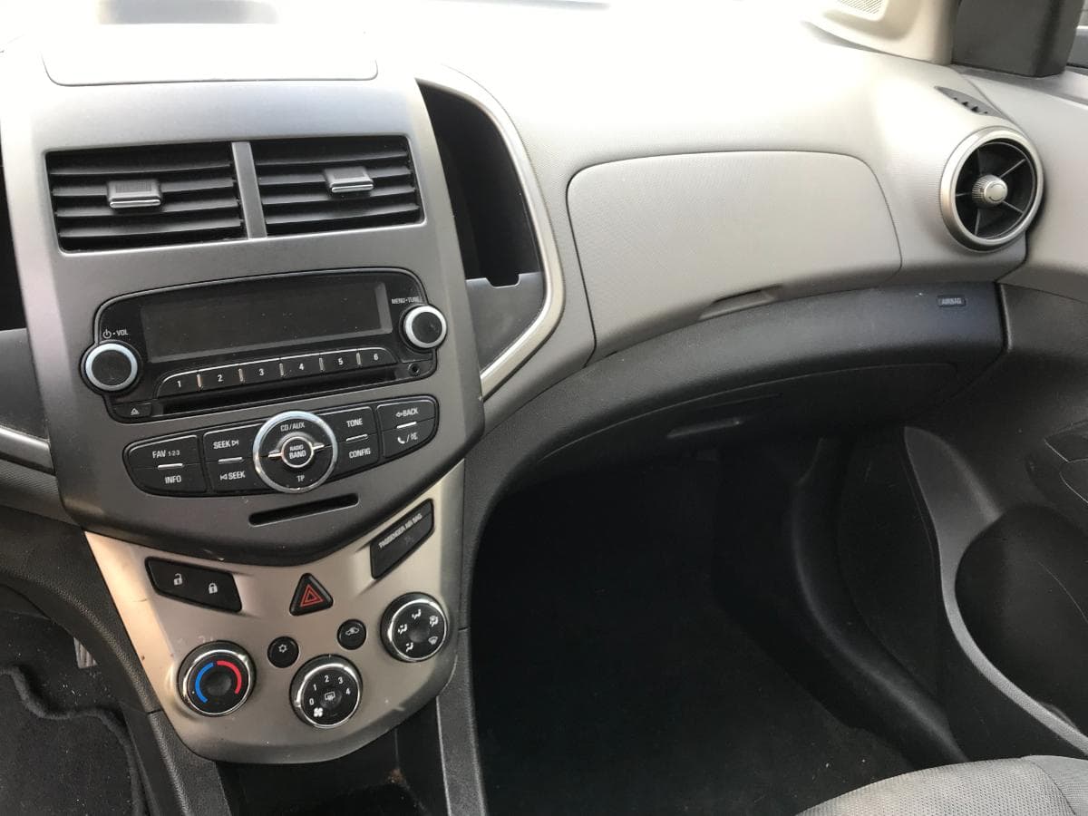 Chevrolet Aveo Sedan 1.2 · Ano 2012 — imagen 24