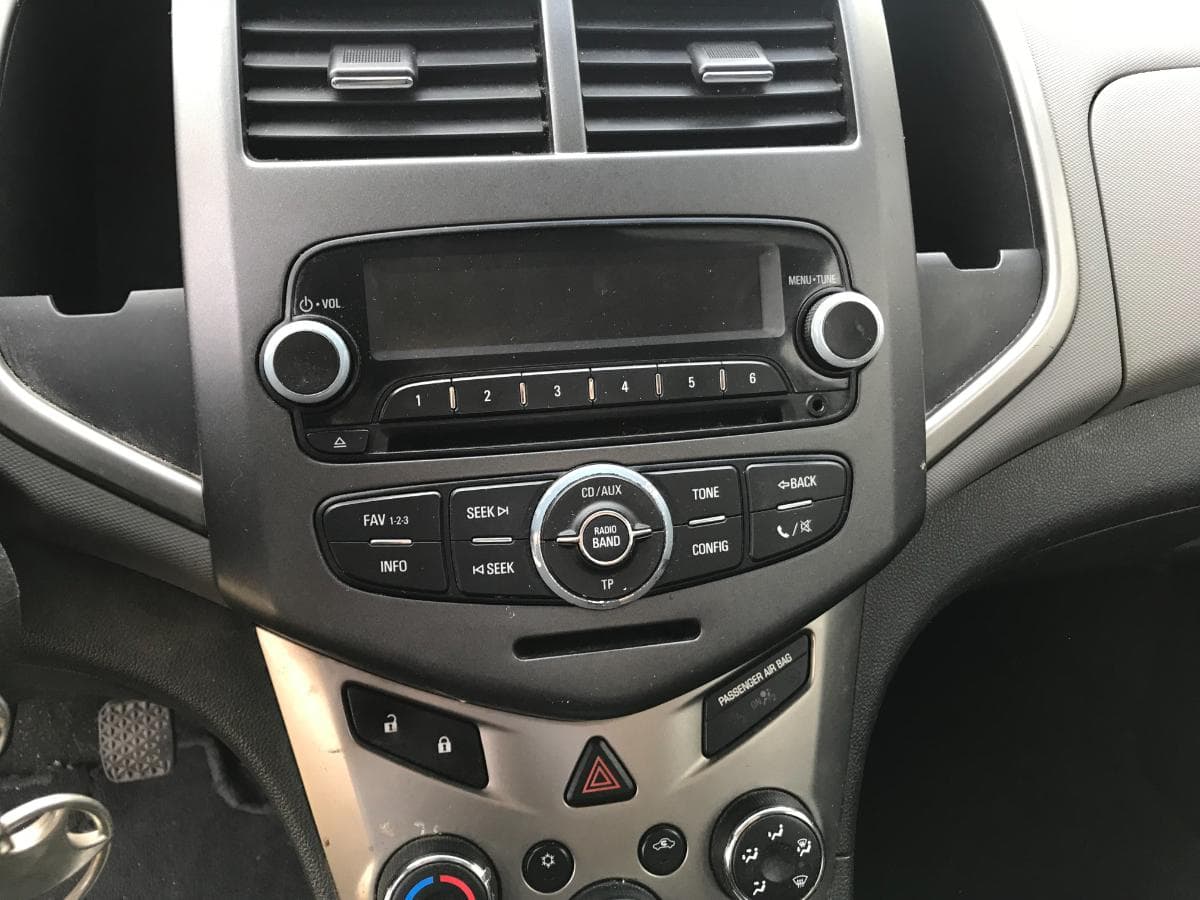 Chevrolet Aveo Sedan 1.2 · Ano 2012 — imagen 23