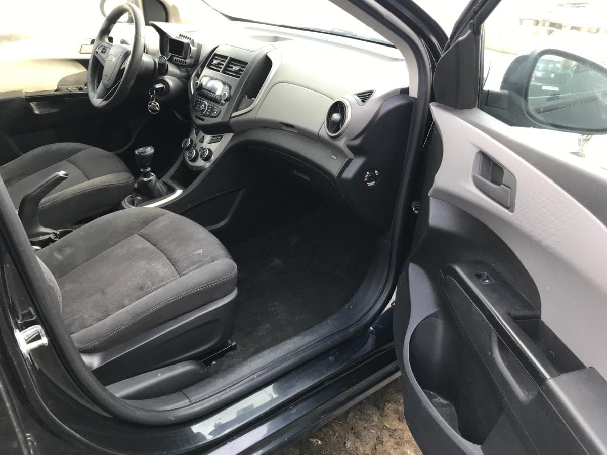 Chevrolet Aveo Sedan 1.2 · Ano 2012 — imagen 27