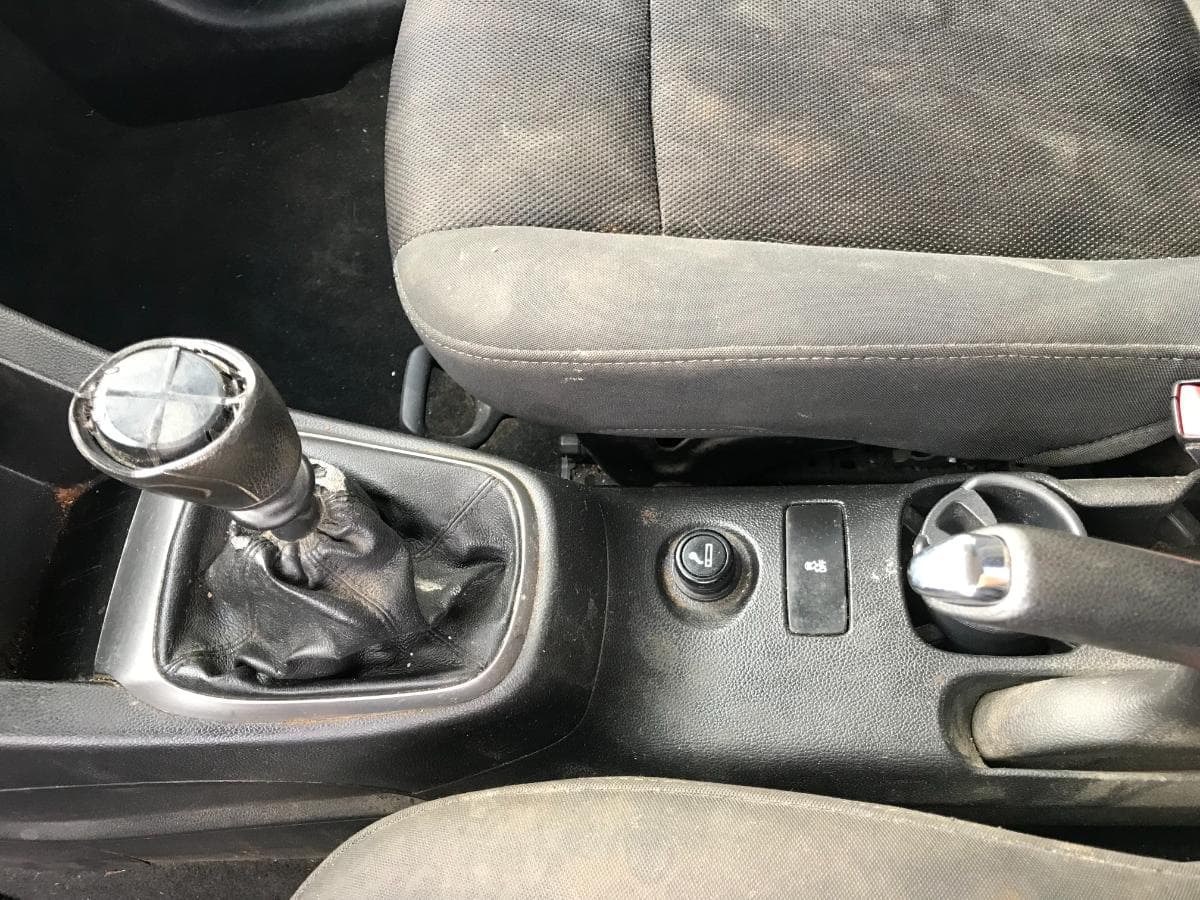 Chevrolet Aveo Sedan 1.2 · Ano 2012 — imagen 28