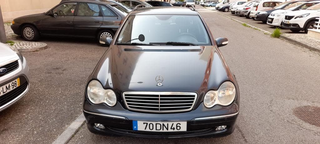 Mercedes-Benz C220 CDI · Year 2003 — image 1