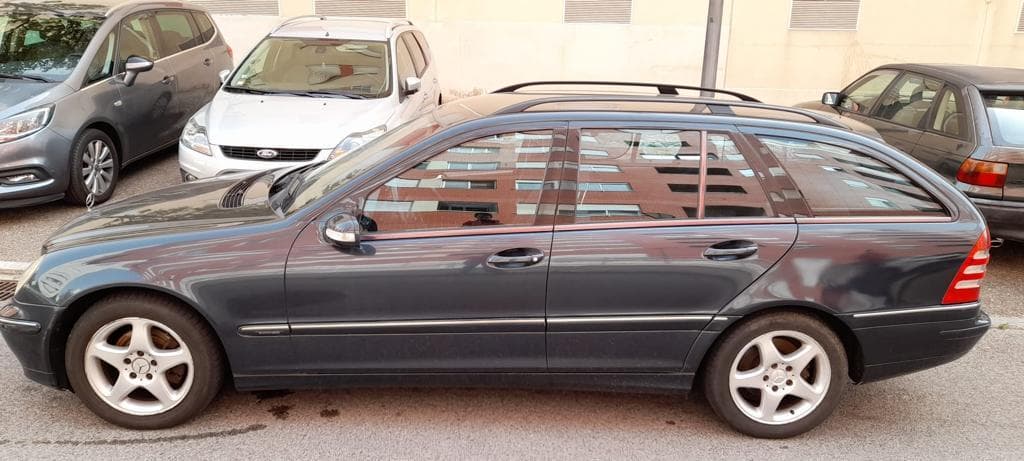 Mercedes-Benz C220 CDI · Year 2003 — image 4